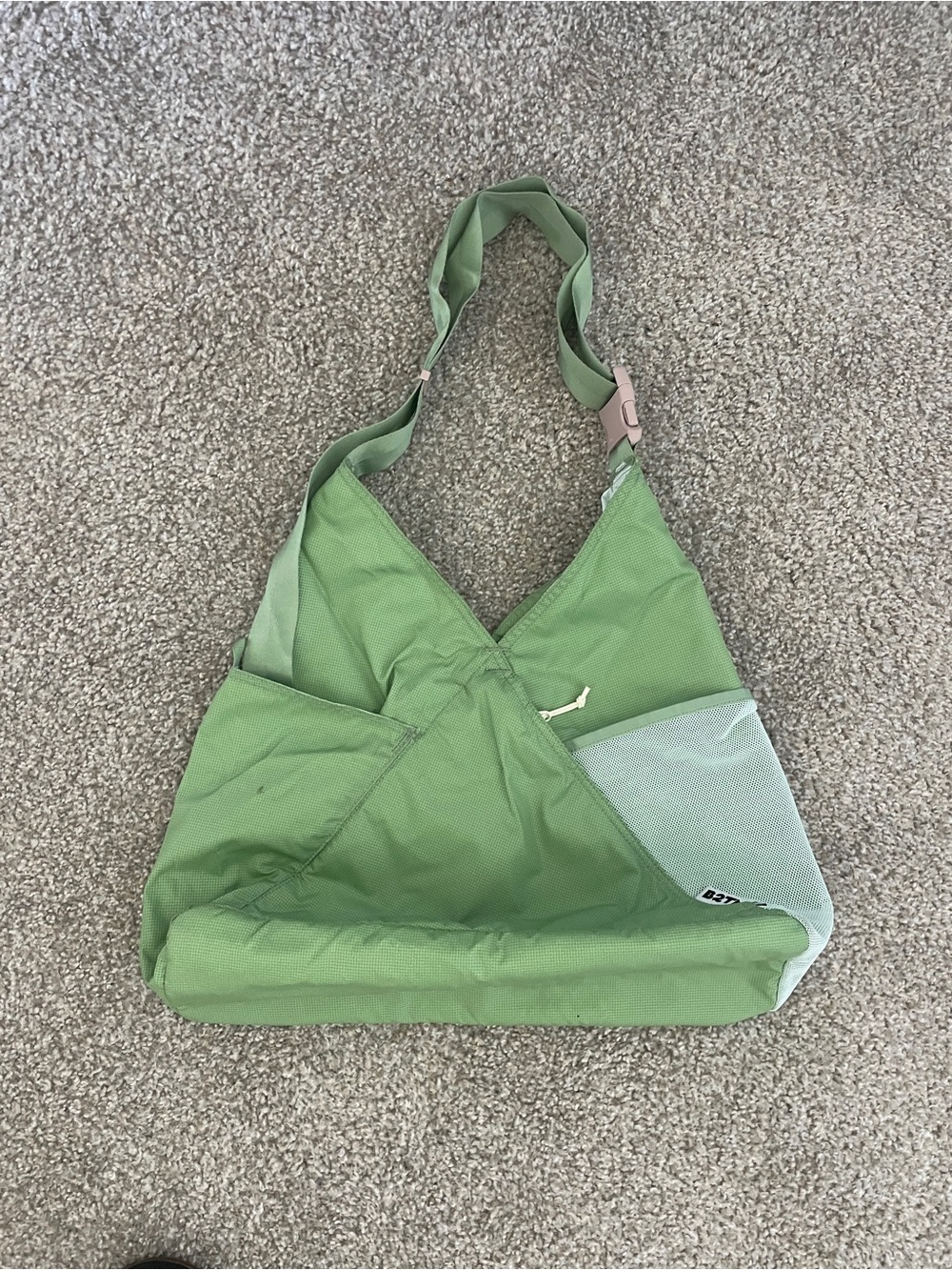 Baboon to the moon Green Everyday shoulder triangle Tote